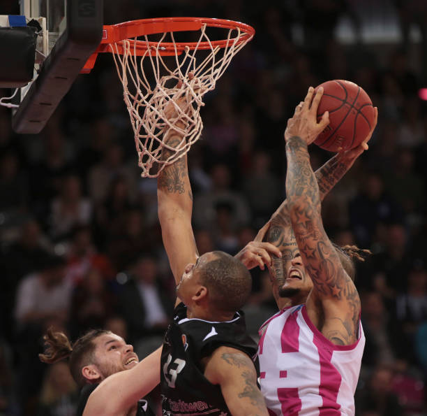 球迷们关注 球迷们关注